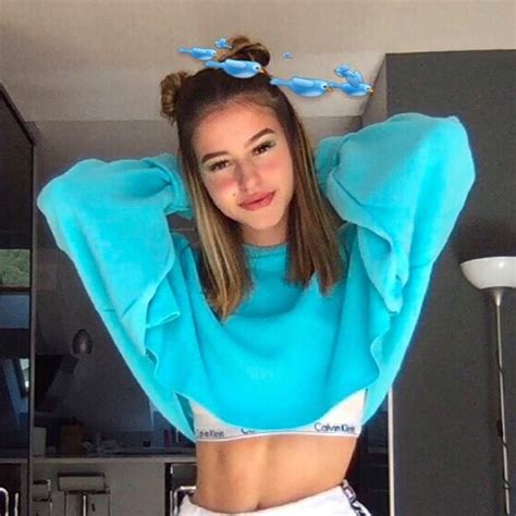 Léa Elui Ginet on TikTok:Wow | Garotas magras, Looks, Garotas