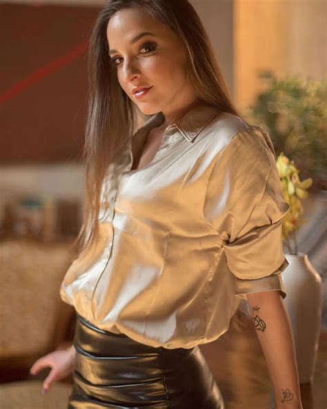 Amirah Adara Age, Hot Photos, Measurements, Net Worth, Onlyfans, Instagram, Wiki, Biography & More