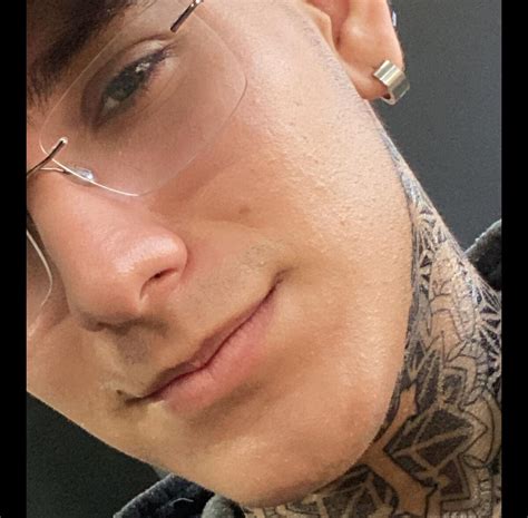 Foto: Arthur Urach tem 19 anos e voltou recentemente a gravar os conteúdos adultos da mãe ...