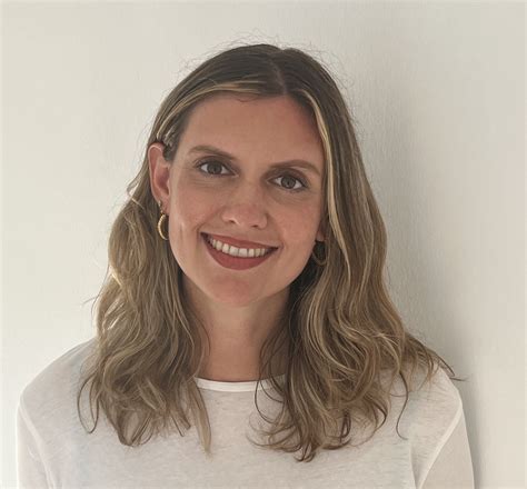 How to List Resume Language Skills? (Levels & Examples)