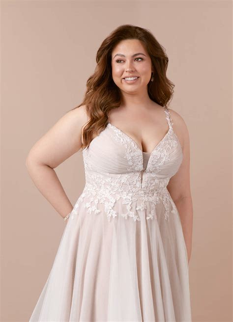 Diamond White/Nude Azazie Devi Diamond White Nude A-Line V-Neck Lace ...