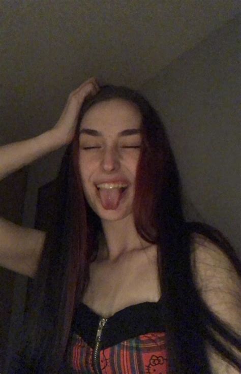 Sit on my face?🥺🥺💦 : r/BiGoneMild