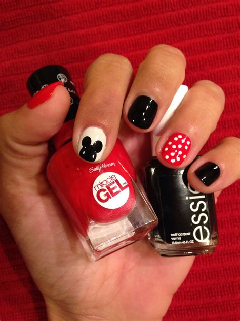 Mickey Mouse Nail Art Ideas