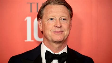 Verizon's CEO swears by a simple 1-question morning routine: It gets ...