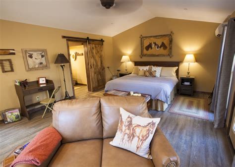 Accommodations | Red Tail Ranch