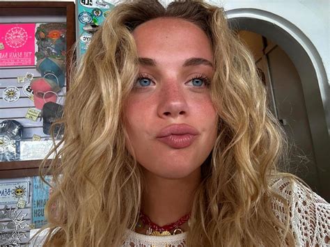 Megan Moroney Height: Find Out Her Height - Perfectley