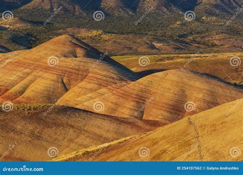 John day hills foto de archivo. Imagen de rojo, parque - 254107562