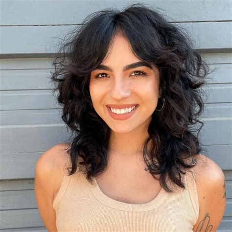 40 Stylish And Effortless Curly Hair With Bangs Hairstyles