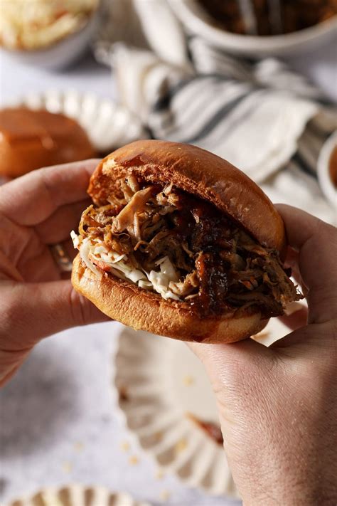 How to make Memphis-Style BBQ Pulled Pork Sandwiches