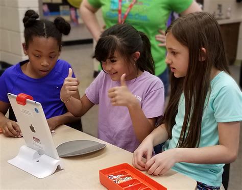 Outreach - Reed Memorial Library