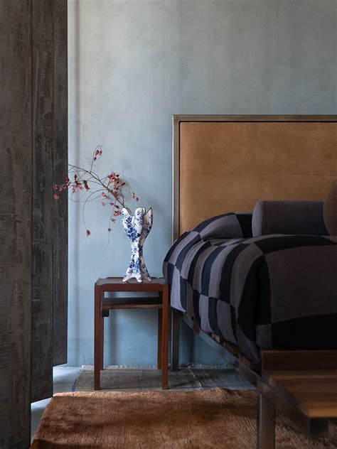 At home displaying figurative art nudes – Artofit