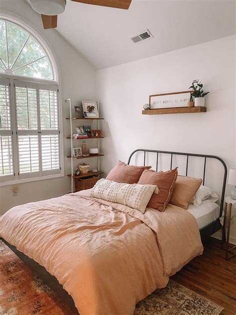 17 Guest Room Essentials That Feel Like A Cozy Hotel Room - The Homeblondy