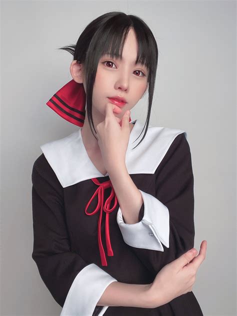 Il cosplayer di Kaguya-sama: Love is War Enako celebra il finale del ...