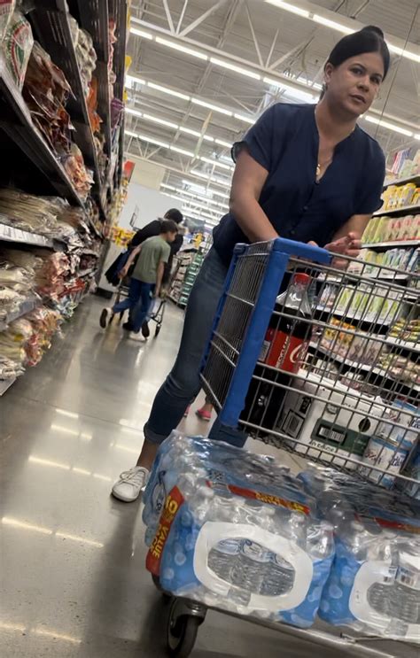 sexy latina mom of two - Tight Jeans - Forum