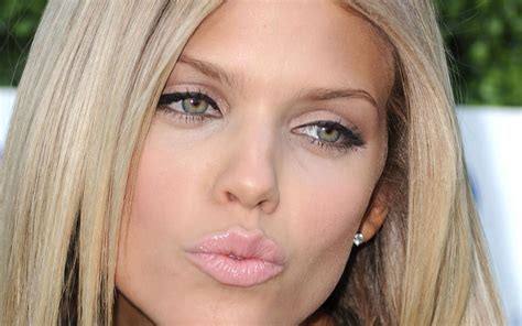 AnnaLynne McCord | OSOBNOSTI.cz