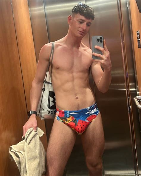 British Gay Boy John Jai – Giant Bulge