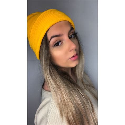 Model Zoe XX / Uploaded 5th February 2020 @ 09:50 PM