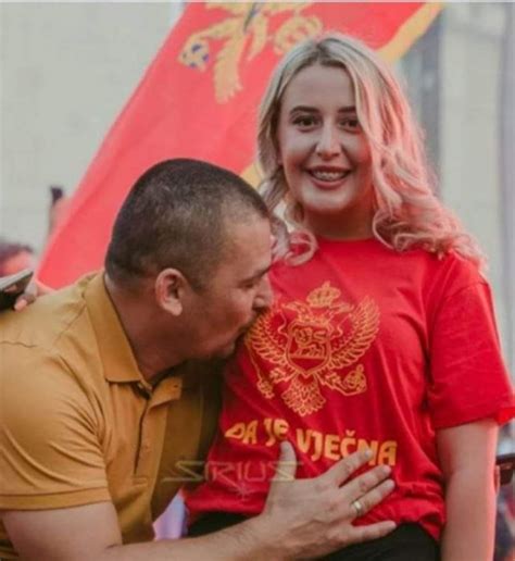 Boob kiss Blank Template - Imgflip