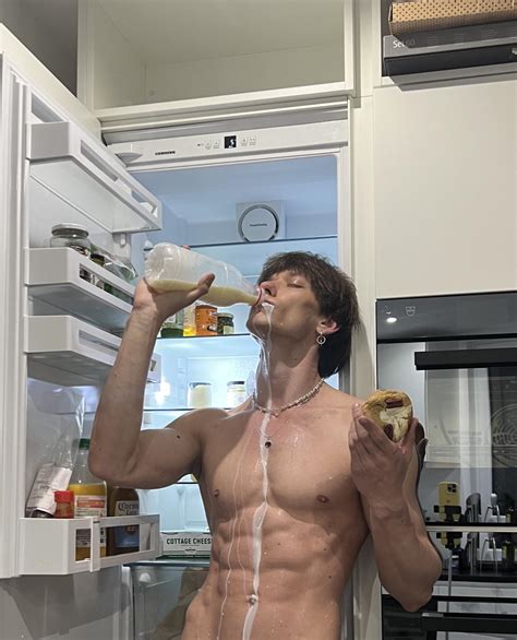 Andrii Levchenko Nudes