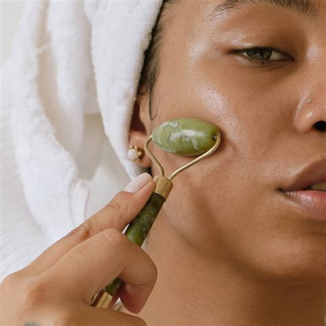 Jade Facial Roller - The Natural Living Shop