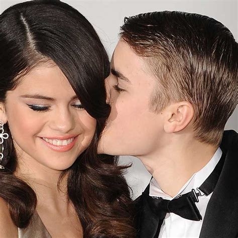 Selena Gomez And Justin Bieber Beach Kissing