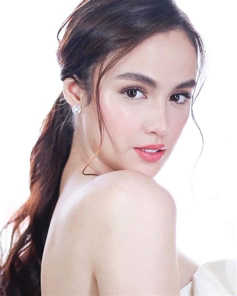 Kim Domingo | Scrolller