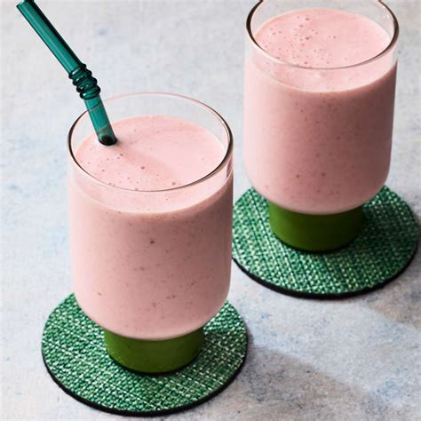 No-Added-Sugar Strawberry Protein Shake