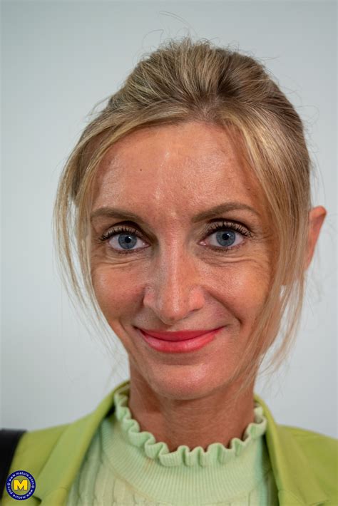 Mature NL, Free Nude Mature & MILF Pics Gallery