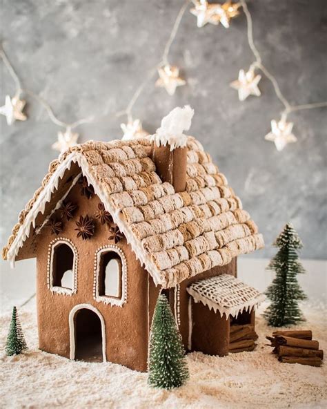 30 Cute and Easy Gingerbread House Ideas