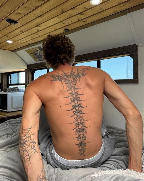 zac zaller | YouTube: Zac Zaller #boxtruck #boxtruckconversion #boxtrucklife #tinyhouse # ...