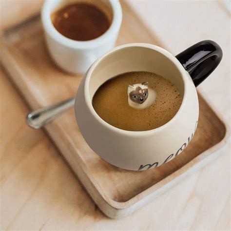 17 Oz Ceramic Cat Mug with Baby Cat Surprise - Perfect Gift