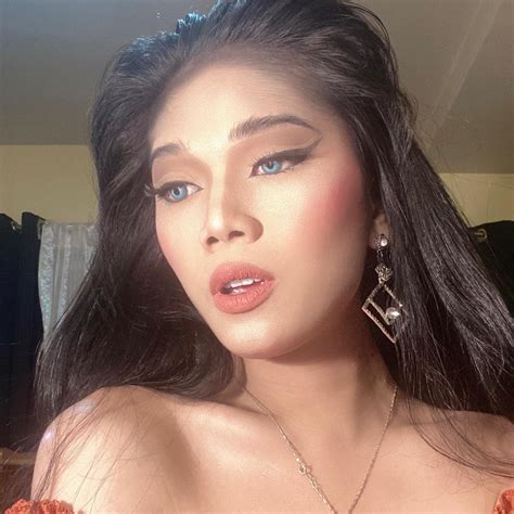 Magdalena Poka, Filipino Transsexual escort in Manila