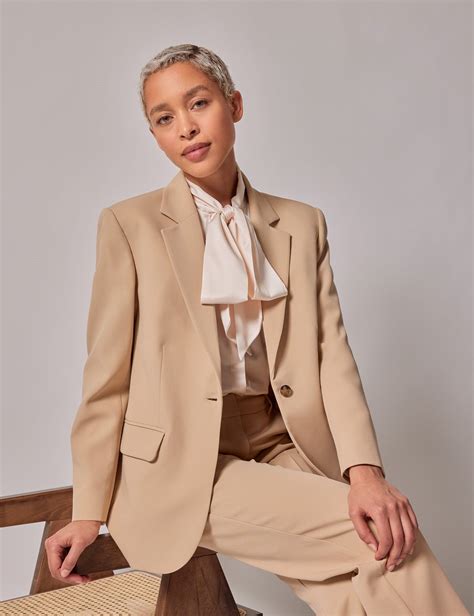 Women's Suits | Hawes & Curtis Australia