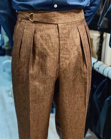 (Version française plus bas) ⠀⠀⠀⠀⠀⠀⠀⠀⠀ 🇬🇧: Beautiful mottled brown ...