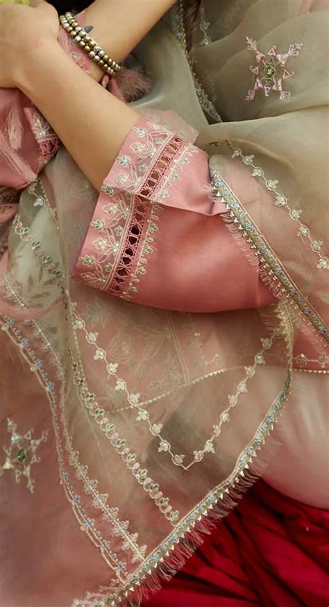 Pin by Kiran Kang on Fashion India | Fancy womens dresses, Designer ...