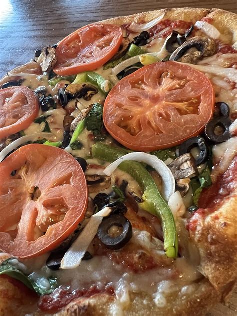 Mellow Mushroom - Lincoln Nebraska Restaurant - HappyCow