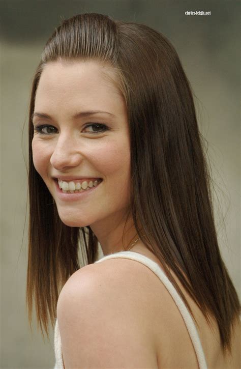 Chyler Leigh Photo: Cutie | Chyler leigh, Pretty brunette, Celebrity ...