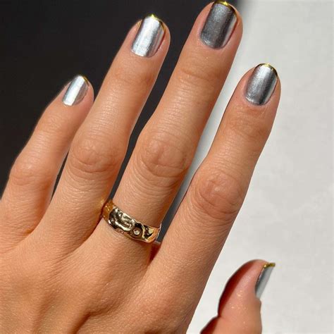 28 Short Chrome Nail Ideas For a Gorgeous, Glazed Manicure
