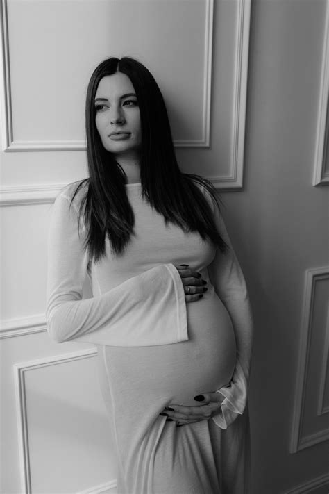 Older Pregnant Woman Photos, Download The BEST Free Older Pregnant ...
