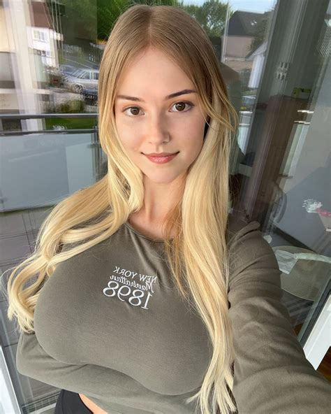 Lily (@liilybrown) • Instagram profile | Blonde with freckles, Very beautiful woman, Beautiful girls