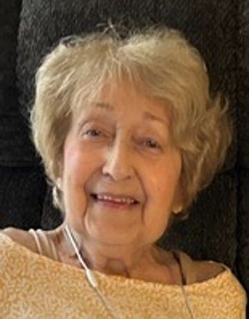 Arlene E. Pisarski Obituary - Stevens Point Journal