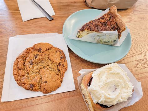 29 Bakeries in Pittsburgh You Must Try to Satisfy a Craving