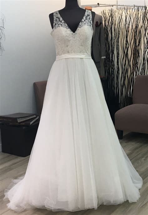 Allure Romance Sample Wedding Dress Save 75% - Stillwhite