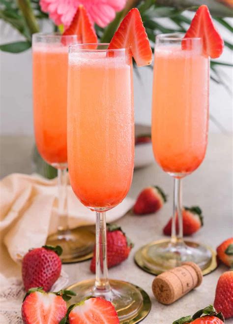 20 Valentine's Day Cocktail Recipes You'll Love | The Everygirl