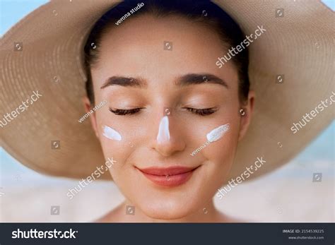 Sunscreen Use People: Over 481 Royalty-Free Licensable Stock Photos | Shutterstock