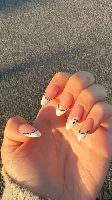 halloween ghost nails 👻 | Halloween nails easy, Halloween acrylic nails ...