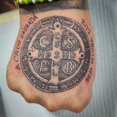 Medalla de san Benito tattoo - raíz art | Religious tattoo, Art tattoo, Tattoo tatuaje