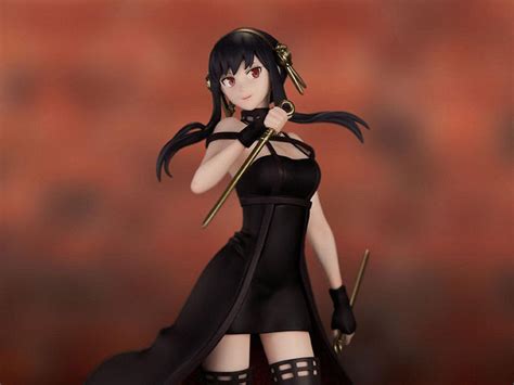 Spy x Family Yor Forger (Thorn Princess) Premium Figure - DekuGeek.com