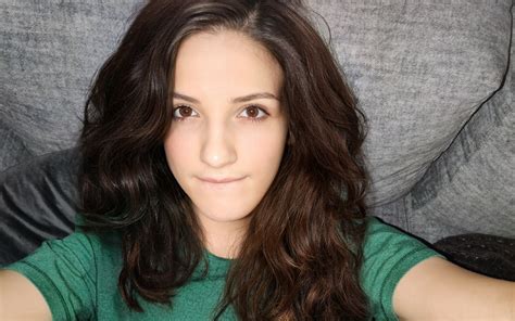 Thinking about big hard cocks gets me drooling 🤤 | Scrolller