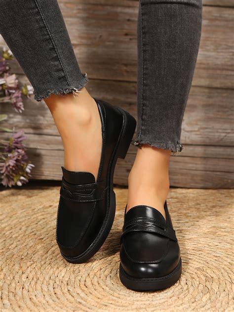 Black Fashionable Collar Plain Loafers Embellished Women Shoes Business ...